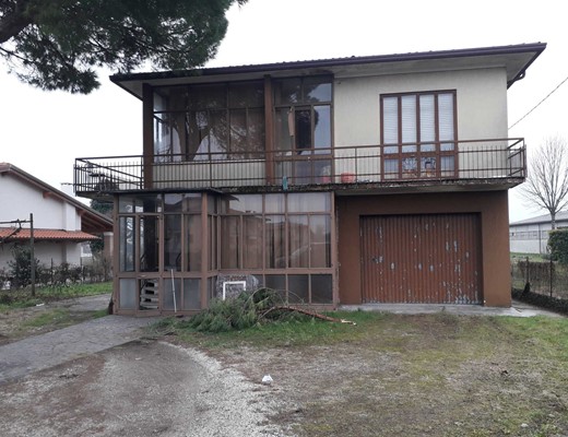 CASA SINGOLA in VENDITA a Costabissara (Vicenza) 